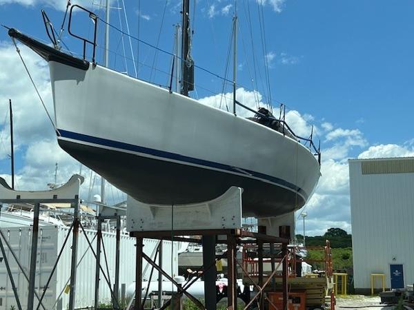 1997 New England Boatworks CustomTripp 43